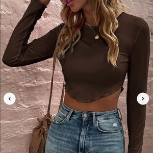 Lettuce Trim Curved Hem Crop Tee